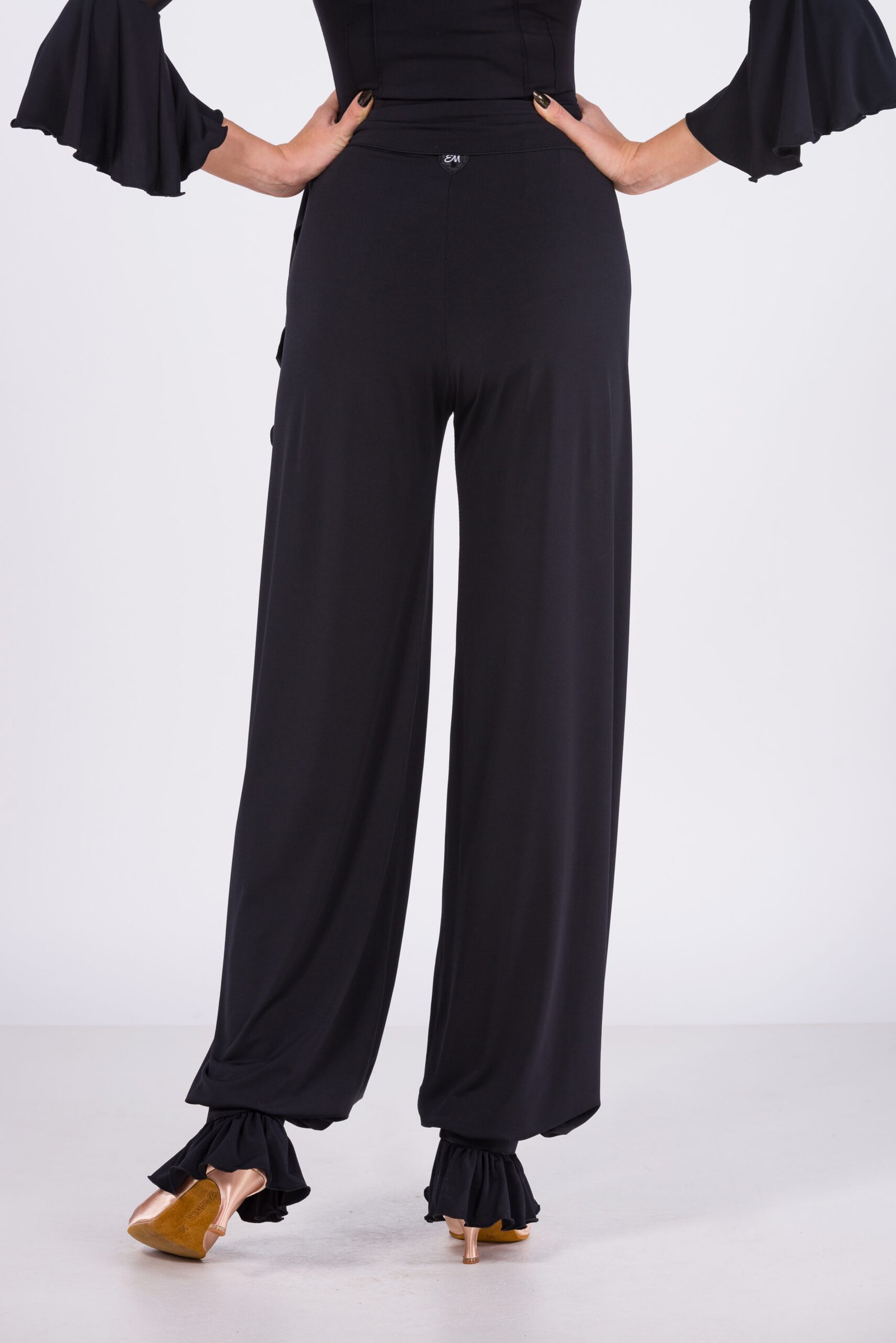 EVE IN DANCE - Image 2