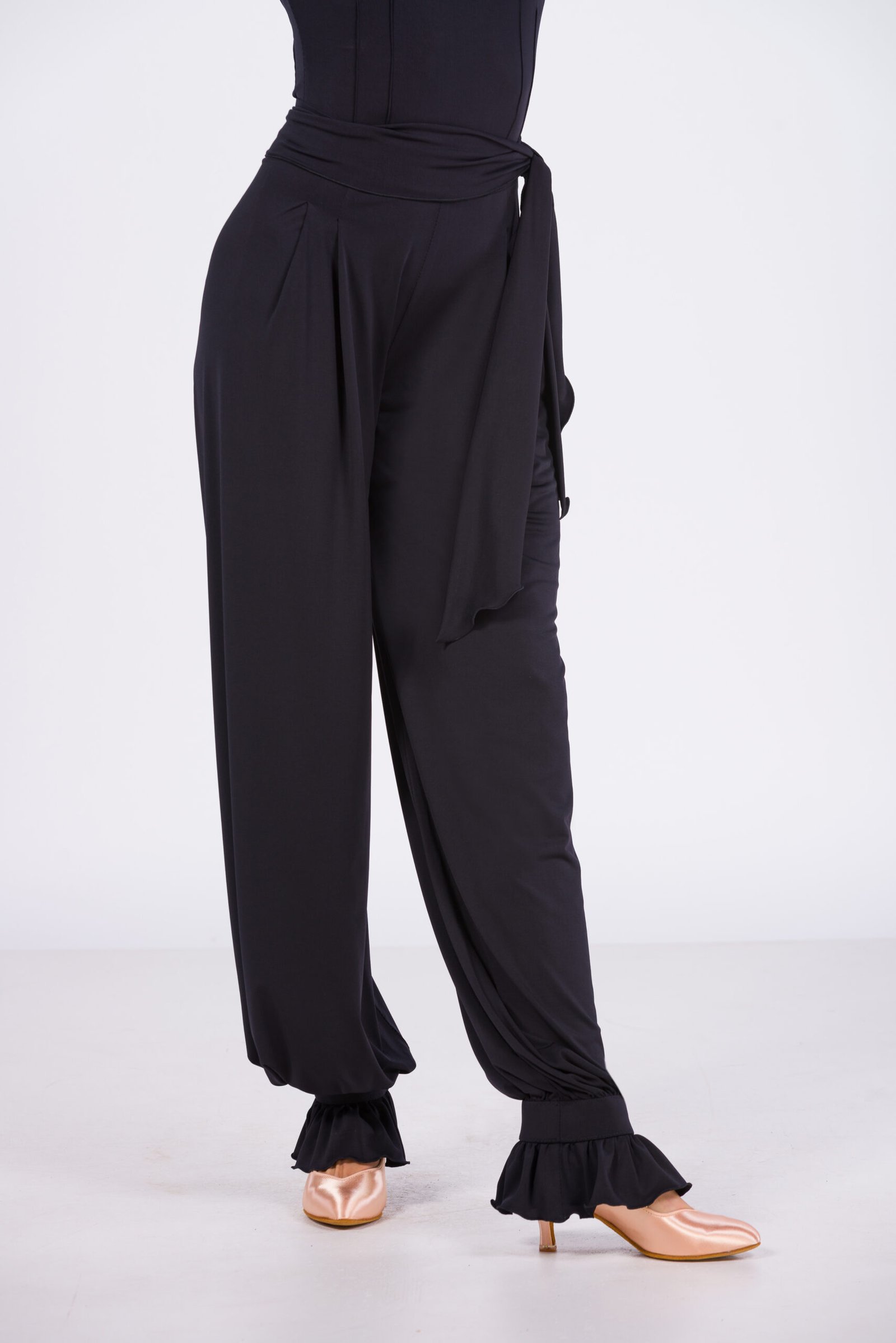 EVE IN DANCE - Image 3