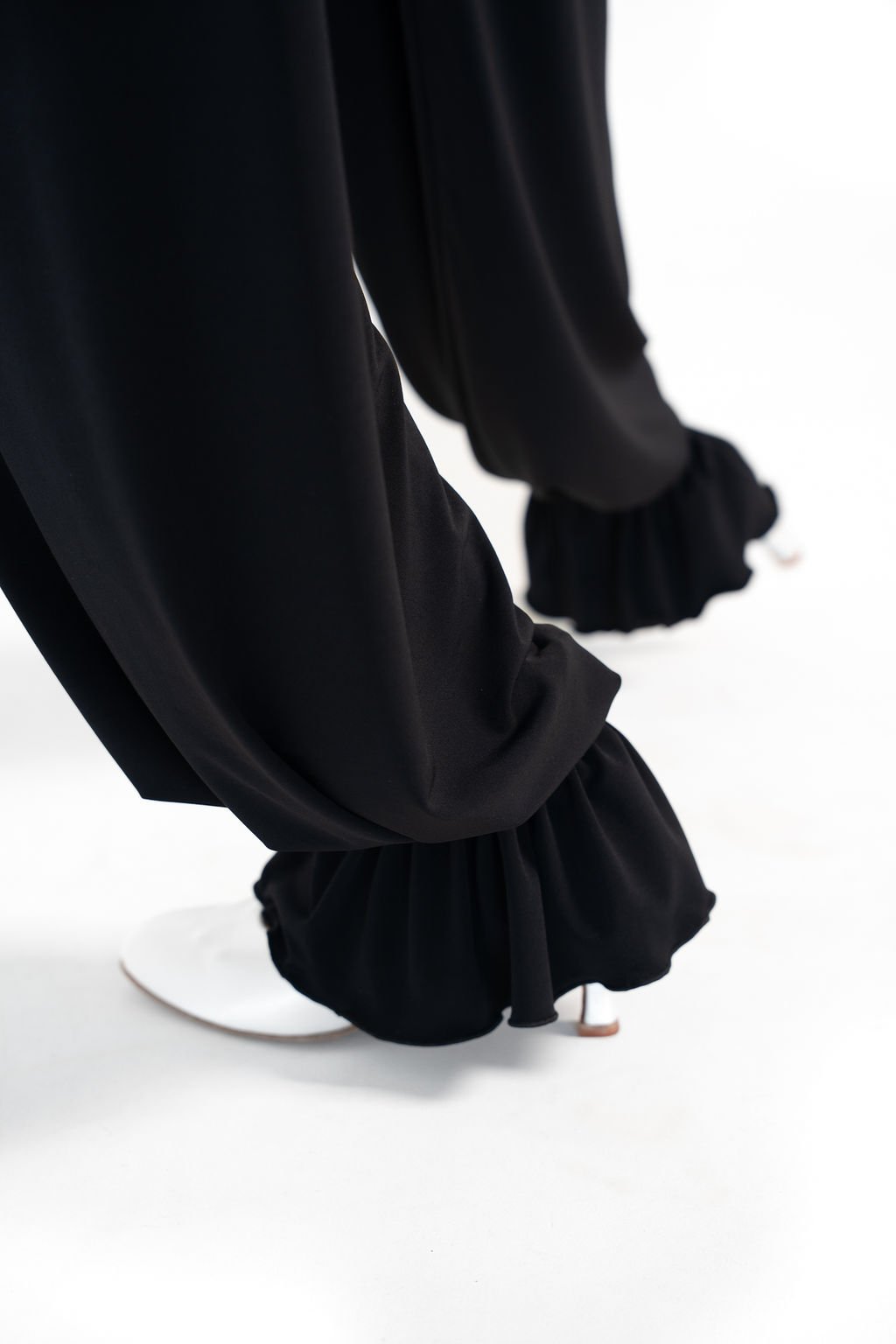 EVE IN DANCE - Image 4