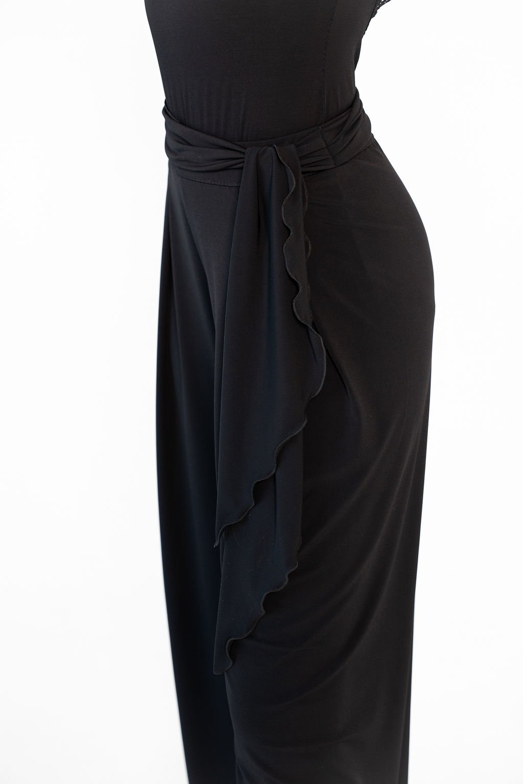 EVE IN DANCE - Image 3